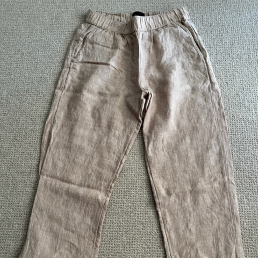 Tan cropped pants w/elastic waist w/side and back pockets; Rachel;  100